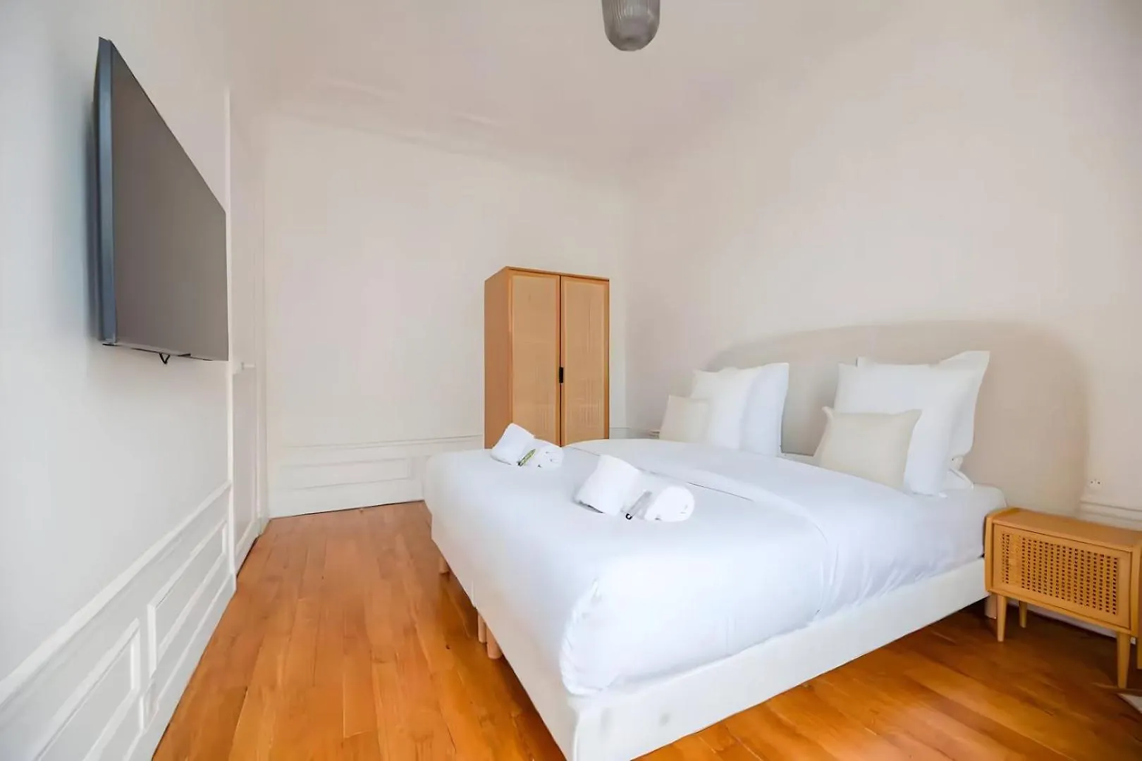Tbs 324 - Superb Apartment With Eiffel Tower View Paris France